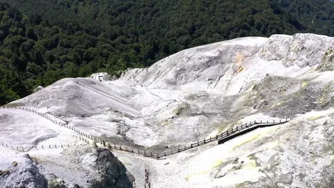 Kawaramoge Hell: White Mountain 10 - Drone Aerial Walkway Loop 4K 60p 動画素材 333156469