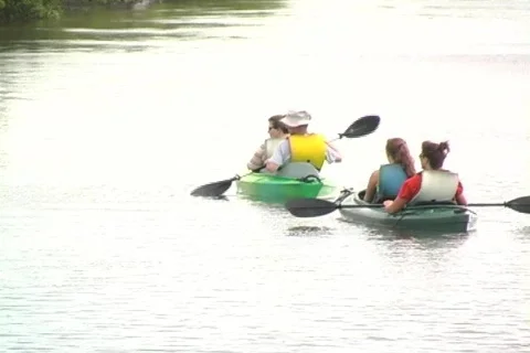 Kayak 5 Vídeo Stock 158695