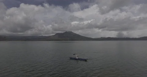 Kayaker goes around in circles Stock-Footage 71829593