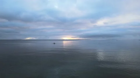 Kayaker at sunrise Stock-Footage 142885398
