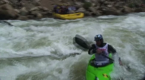 Kayaker tossed around in Rapids 스톡 동영상 54596672