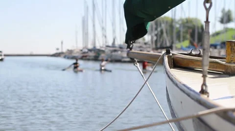 Kayakers at a Marina 库存影片 42907480