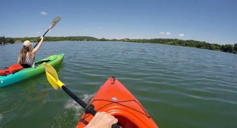 Kayaking in 4K Stockbeeldmateriaal 53535239