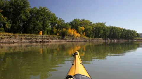 Kayaking the Missouri river Видео 12346235