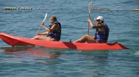 Kayaks Vídeos de archivo 10147577