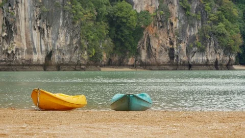 Kayaks at Phi Phi Islands, Andaman Sea, Thailand, Asie 스톡 동영상 100497032