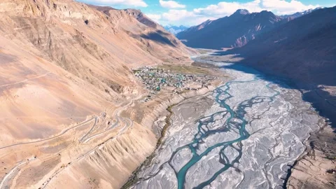 Kaza valley wide pullback Video stock 333058010