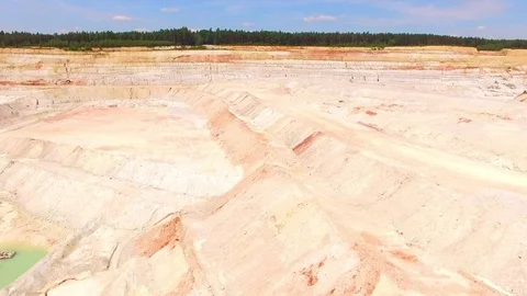 Kaznejov kaoline quarry. Vídeos de archivo 76800892