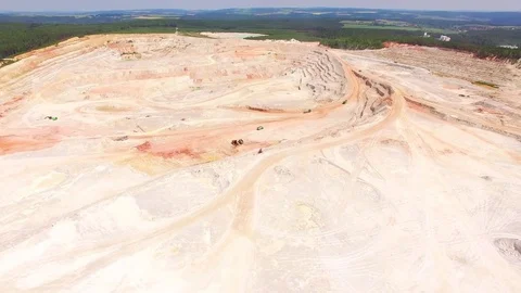 Kaznejov kaoline quarry. Video stock 76809508