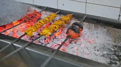 Kebab being cooked on a BBQ grill 스톡 동영상 40975442