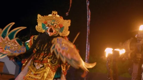 Kecak And Fire Dance Performance, Uluwatu, Bali Vídeos de archivo 261804748