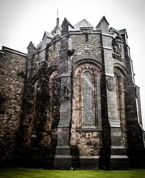 Keep of the Edinburgh castle in the rain Stock Photos