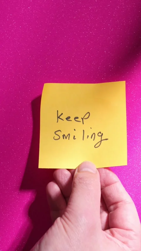 Keep smiling note Video stock 294929762