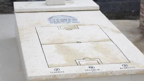 "Keeping the memory alive": Panamanians visit cemeteries on All Souls' Day, Ciud Stock-Footage 320371550