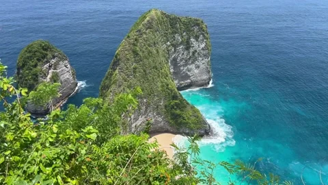 Kelingking Beach from the viewpoint above 4K video. Stock Footage 238860092