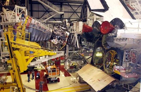 KENNEDY SPACE CENTER, FLA. -- The first Space Shuttle Main Engine (SSME) i... Foto stock