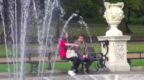 Kensington Gdns Stock Footage 42733782