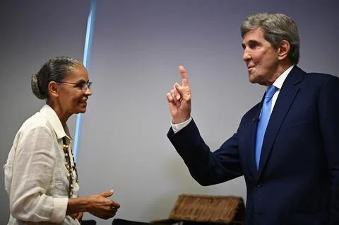 Kerry ratifies the US commitment to the Amazon, Brasilia Es Es, Brazil - 28 Feb  Stock Photos