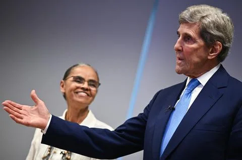 Kerry ratifies the US commitment to the Amazon, Brasilia Es Es, Brazil - 28 Feb  Stock Photos