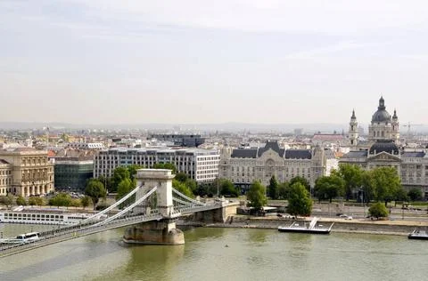 Kettenbrücke mit Gresham Palace und Basilika Sankt Kettenbrücke mit Gresha. 写真素材