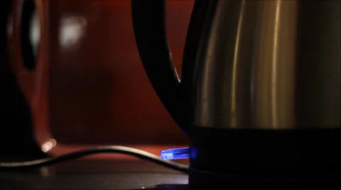 Kettle Boils Vídeo Stock 38017335