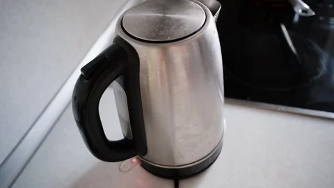 Kettle boils Video stock 106461351