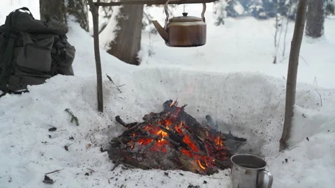 Kettle over an open fire in winter Stock-Footage 148151175