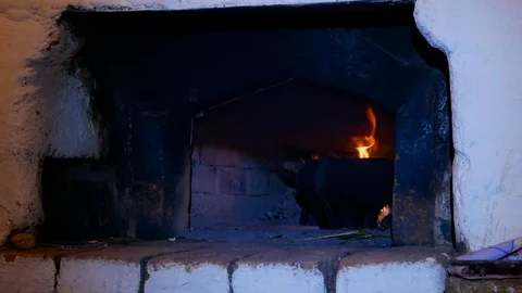 Kettle in the russian traditional 動画素材 85683863