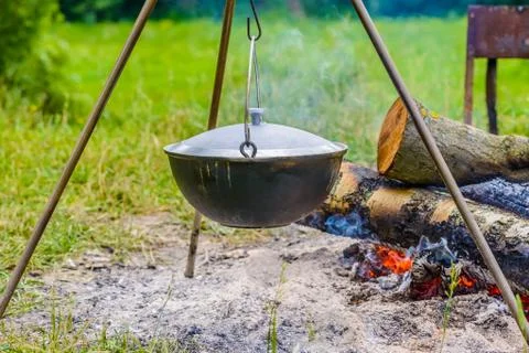 Kettle on a tripod Foto stock