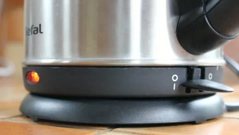 Kettle turning off automatically Stock Footage 11323969