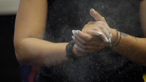 Kettlebell clap ready 2 Stock Footage 89632920