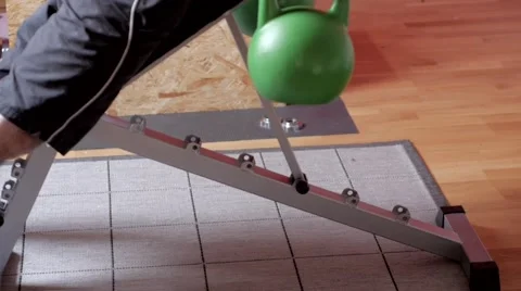 Kettlebell exercice Stock Footage 41631632