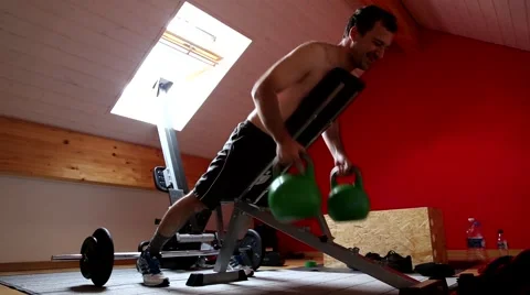 Kettlebell exercice Stock Footage 41631753