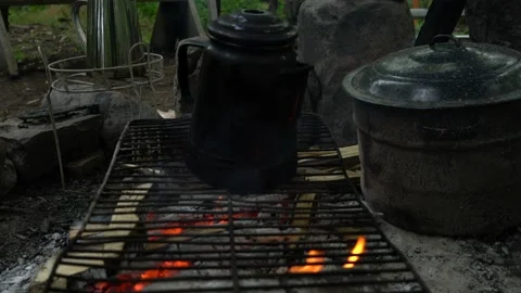 Kettles on Fire 動画素材 216790885