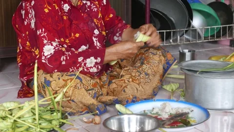 Ketupat or rice dumpling making process Stock Footage 135968772