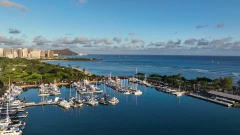 Kewalo Basin, Ala Moana Beach Park, Honolulu, Oahu, Hawaii Video stock 262186605