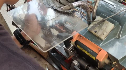 Key duplicate machine being used by a man Video stock 285014022
