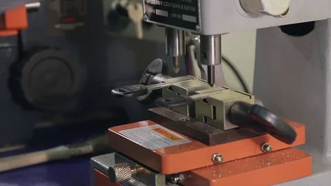 Key Machine cutting 스톡 동영상 79524789
