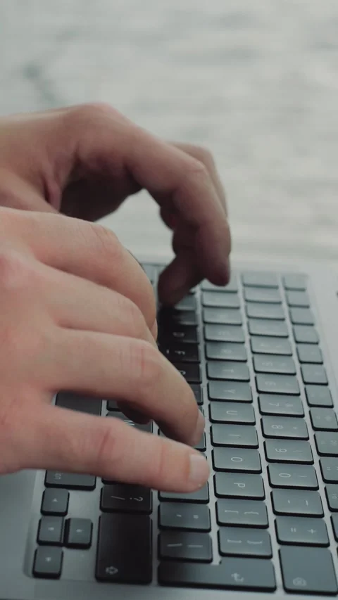 Keyboard typing against the background of river waves Vídeos de archivo 291715242