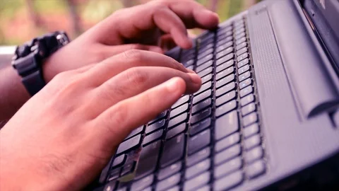 Keyboard Typing Vídeos de archivo 104786300