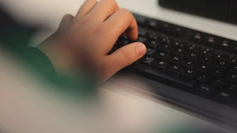 Keyboard working 01 库存影片 92498959