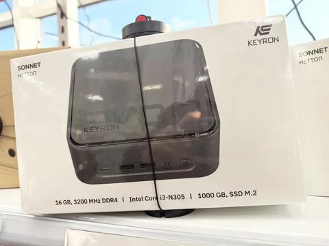 Keyron Sonnet device on display in a bright electronics store Stock Photos