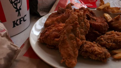 KFC sharing bucket Video stock 231989720