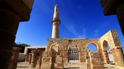 Khamis Mosque 7 tracking out through arch 動画素材 65568839