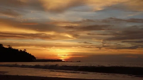 Khao Lak timelapse sun behind horizon Vídeos de archivo 307956705