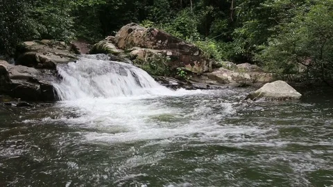 Khao Soi Dao waterfall  Video stock 101049442