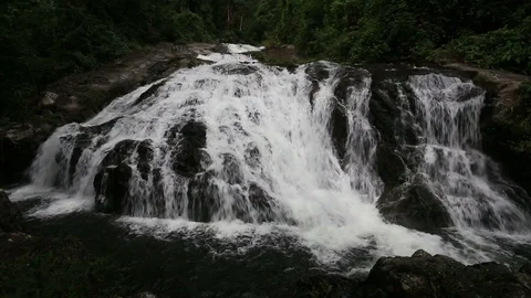 Khao Soi Dao waterfall  Video stock 101049479