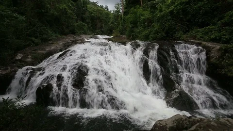 Khao Soi Dao waterfall  Video stock 101049492