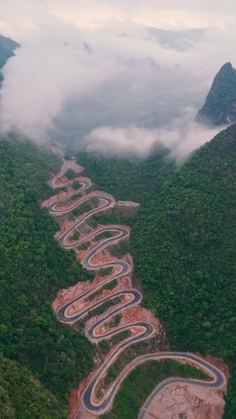 Khau Coc Cha mountain pass (Me Pia), Cao Bang, Vietnam Stock-Footage 310101933