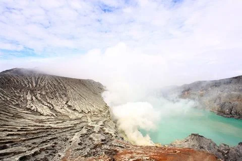 Khava Ijen Java Indonesia. Crater of volcano Khava Ijen, Sulfur mine with ... Foto stock